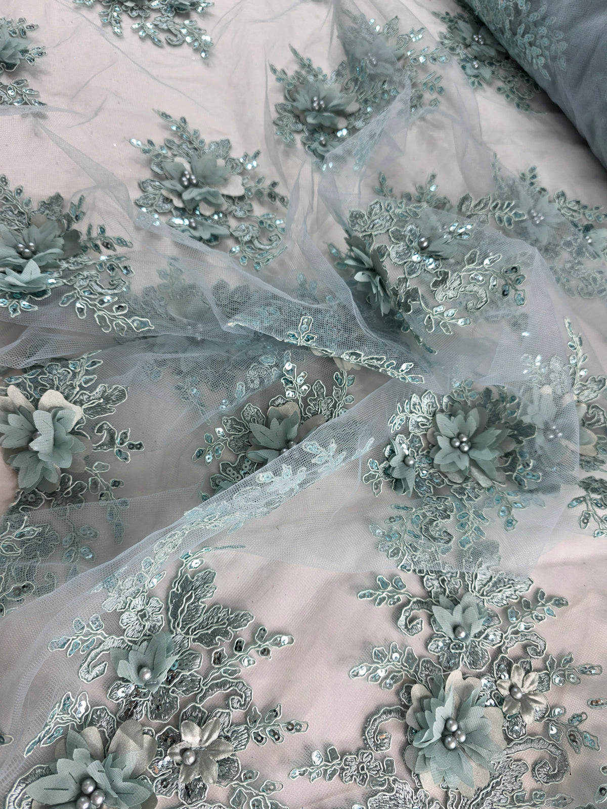 Tul Bordado Con Floral 3D, Lentejuela Y Perlas HH158 ideal para vestidos de noche de boda y de XV años – tela por metro Ceremonia Textil