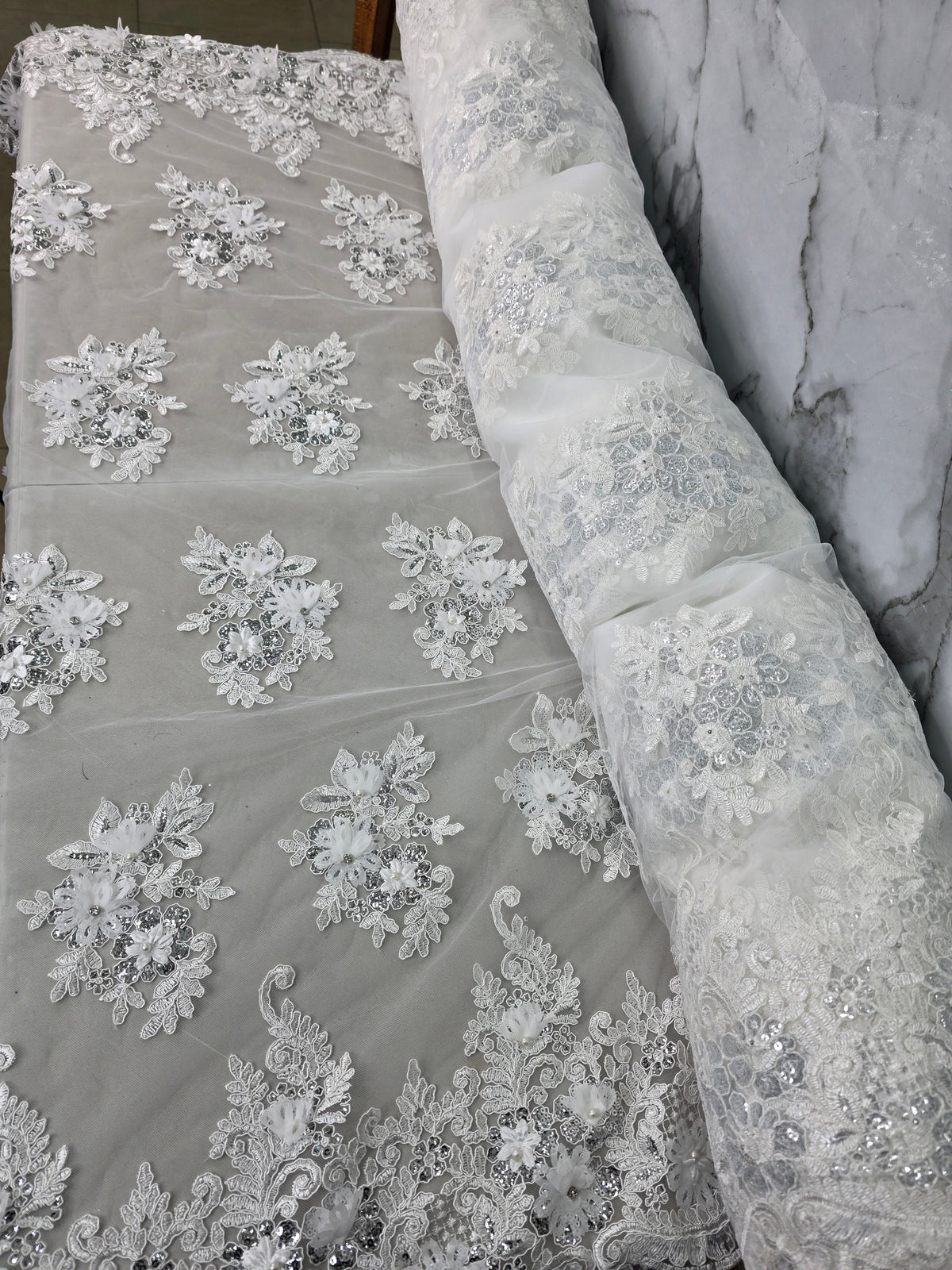 Tul Bordado Con Floral 3D, Lentejuela Y Perlas HH160 ideal para vestidos de noche de boda y de XV años – tela por metro Ceremonia Textil