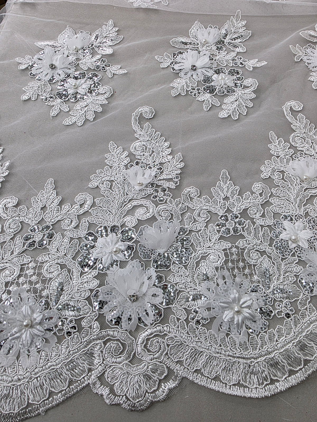 Tul Bordado Con Floral 3D, Lentejuela Y Perlas HH160 ideal para vestidos de noche de boda y de XV años – tela por metro Ceremonia Textil