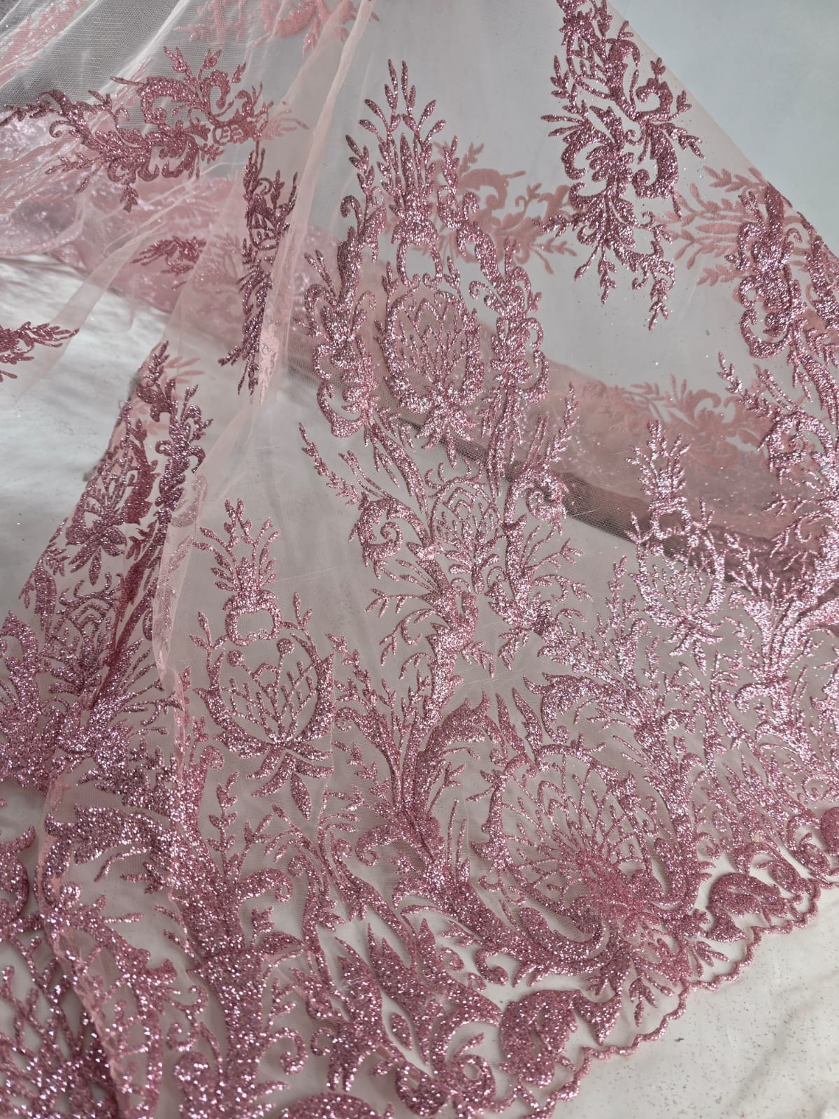Tul Bordado Con Diseño En Acabado Glitter HH169 ideal para vestidos de noche de boda y de XV años – tela por metro Ceremonia Textil