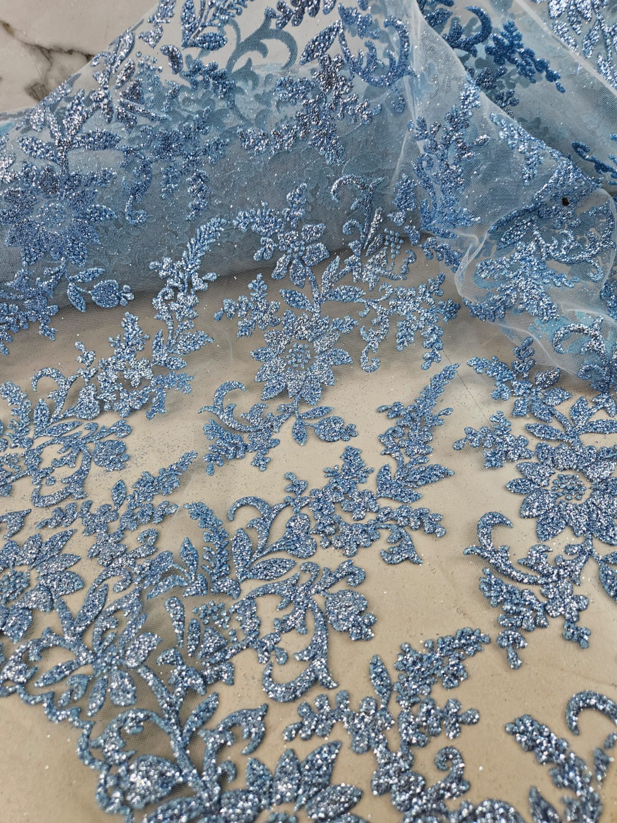Tul Bordado Con Estampado en Glitter Diseño Floral HH240 ideal para vestidos de noche de boda y de XV años – tela por metro Ceremonia Textil