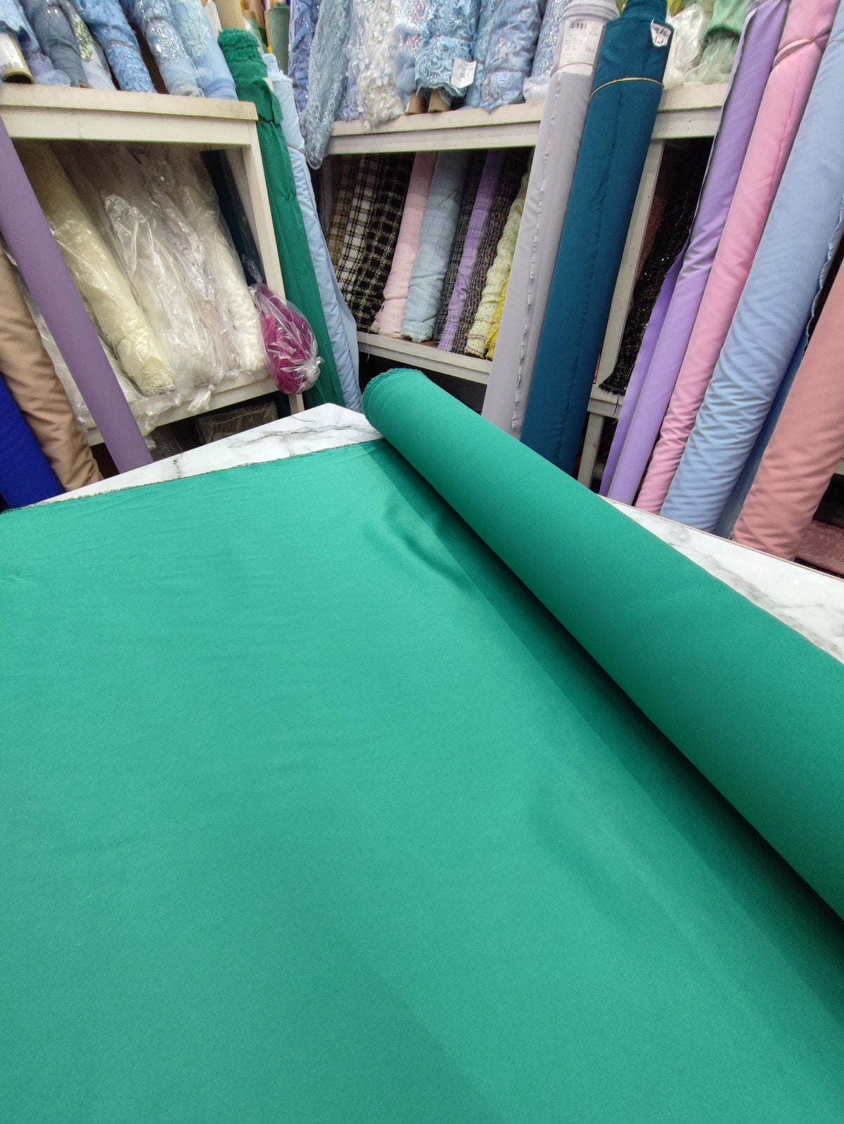 HH1 Jade: fotografía real de la tela. Ceremonia Textil. Se vende tela por metro.