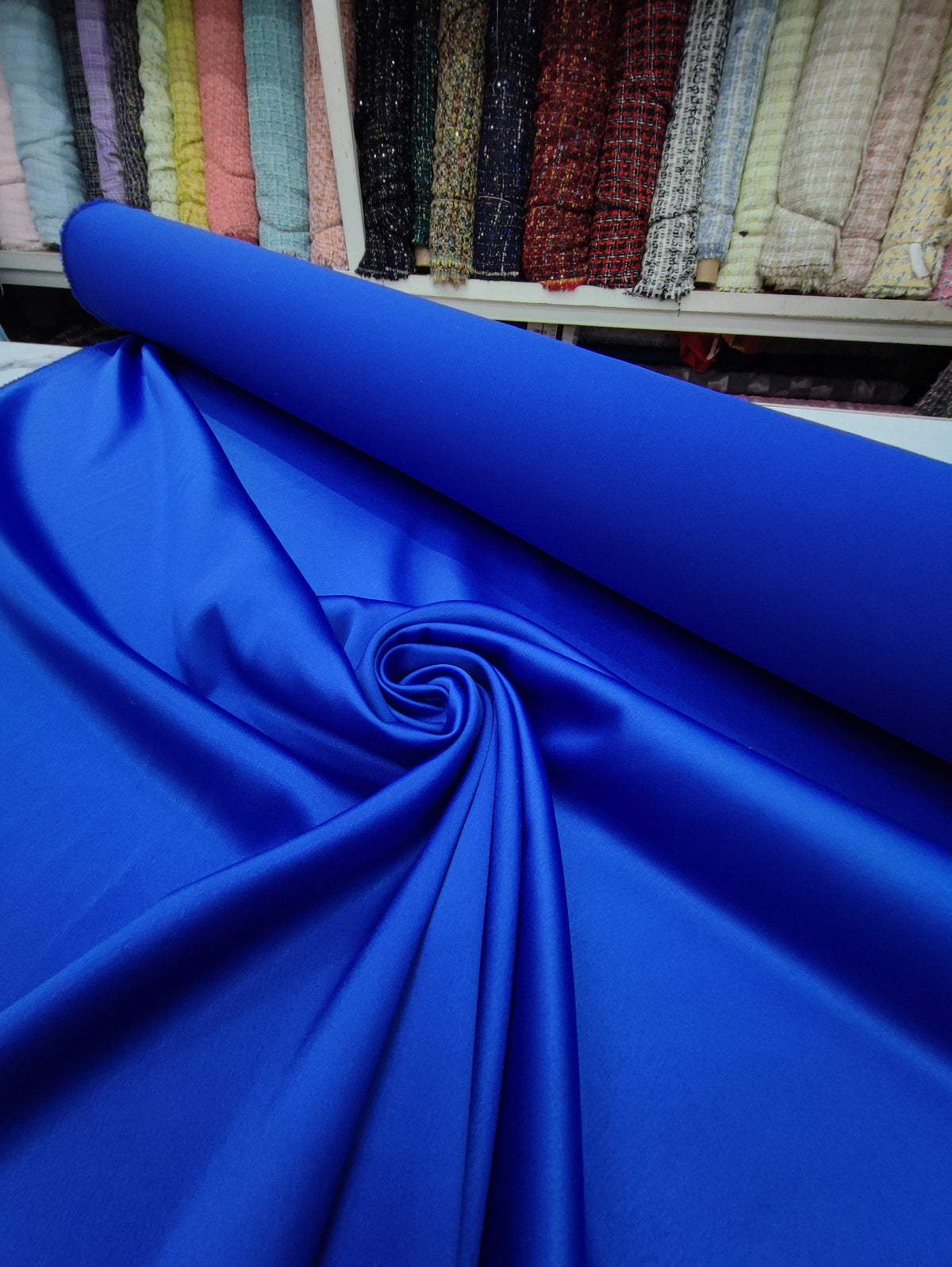 HH1 Rey: fotografía real de la tela. Ceremonia Textil. Se vende tela por metro.