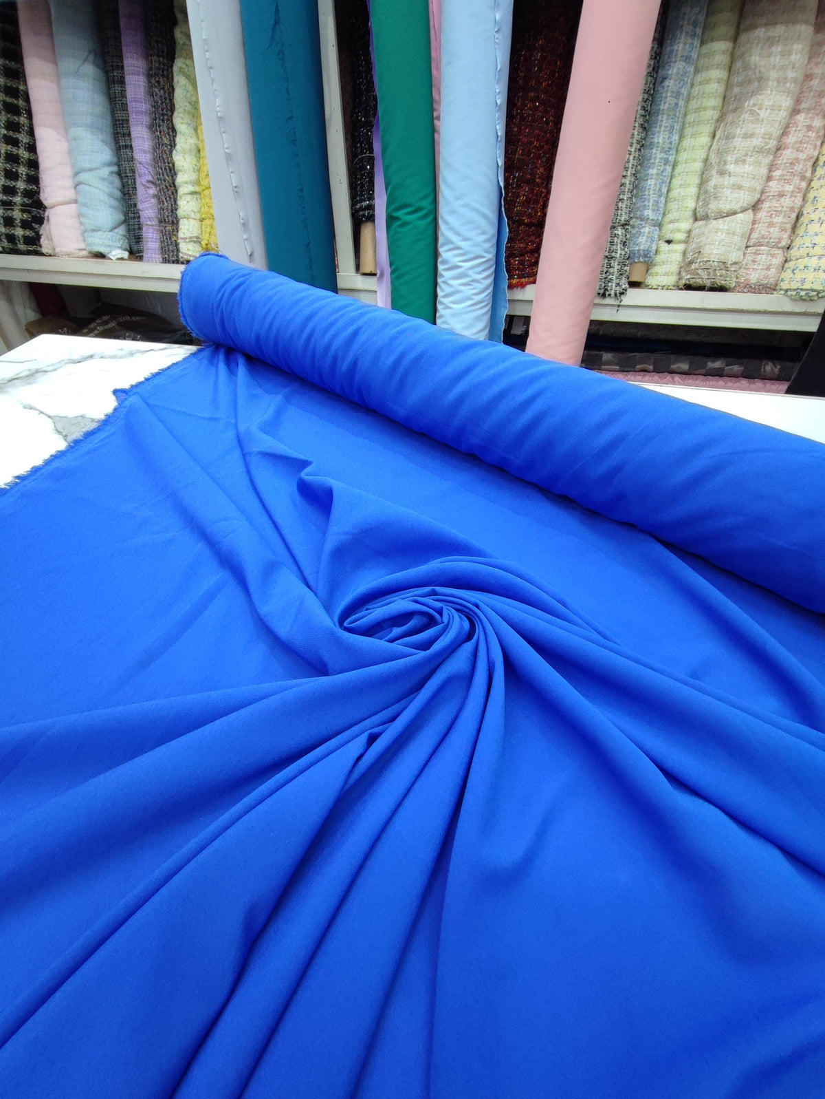HH10 Rey: fotografía real de la tela. Ceremonia Textil. Se vende tela por metro.