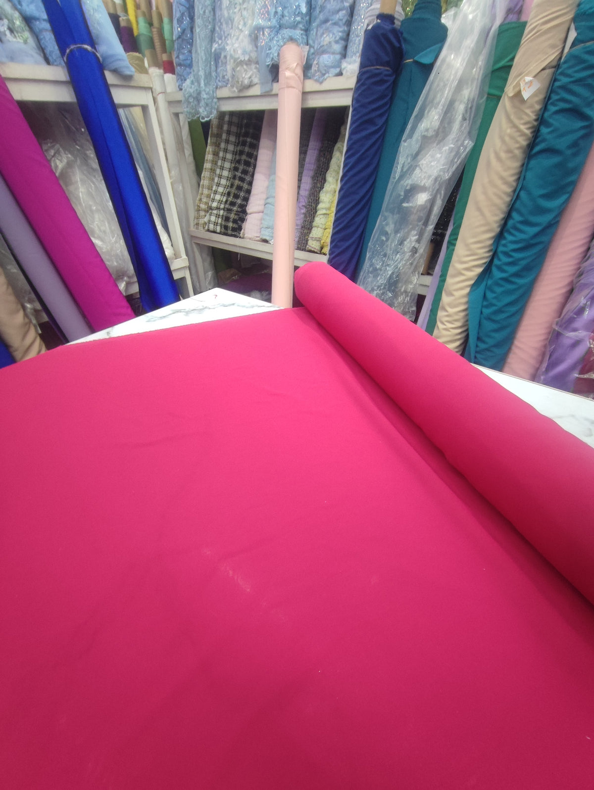 HH10 Vino: fotografía real de la tela. Ceremonia Textil. Se vende tela por metro.
