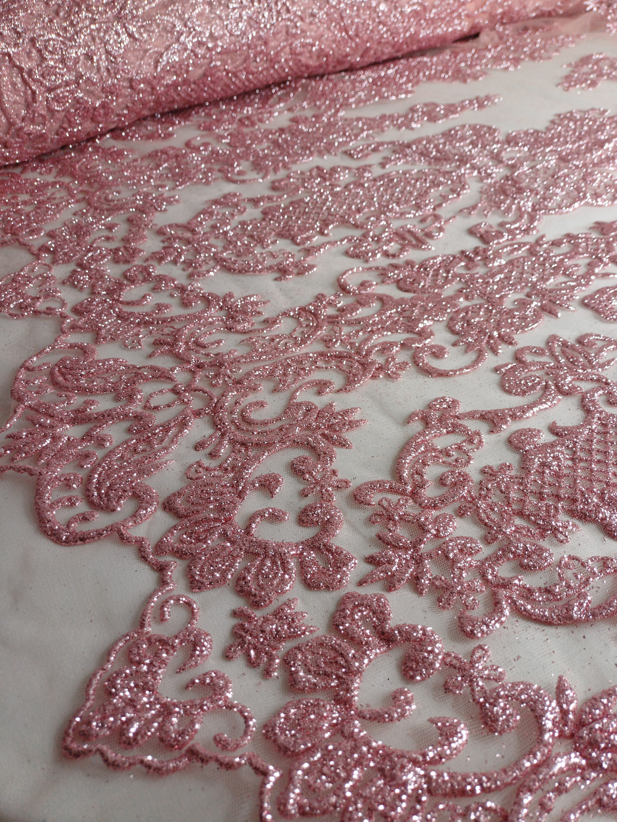 Tul Bordado Con Diseño En Acabado Glitter HH168 ideal para vestidos de noche de boda y de XV años – tela por metro Ceremonia Textil