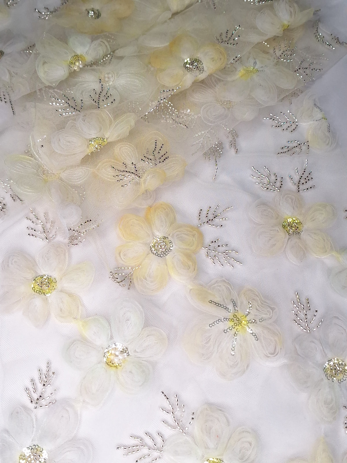 Tul Bordado Flores En Relieve Con Lentejuela Y Chaquira Color Amarillo/ Verde - HH033 ideal para vestidos de noche de boda y de XV años – tela por metro Ceremonia Textil