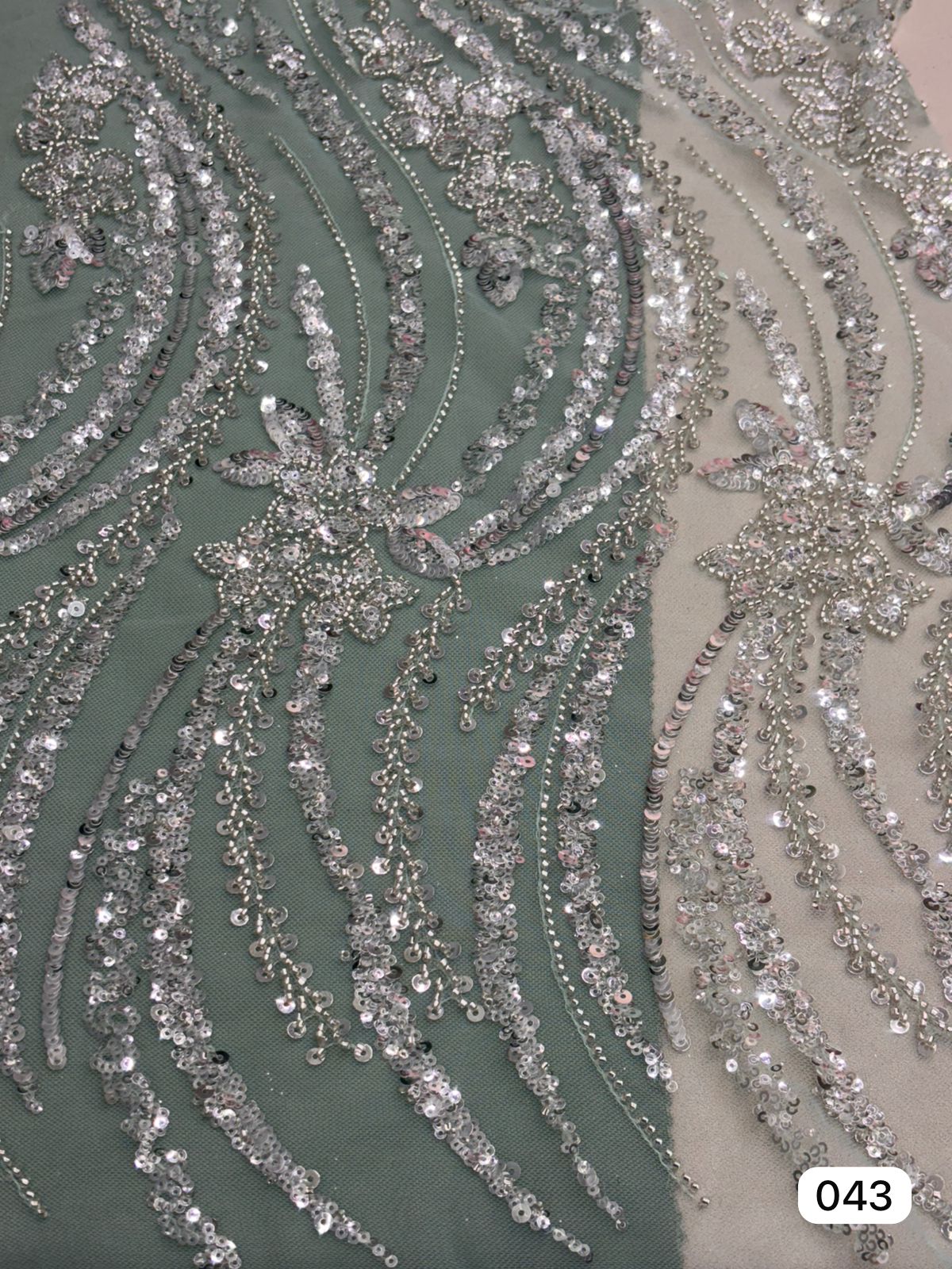 Tul Bordado Con Diseño Con Lentejuela Y Chaquira Color Menta- HH043 ideal para vestidos de noche de boda y de XV años – tela por metro Ceremonia Textil