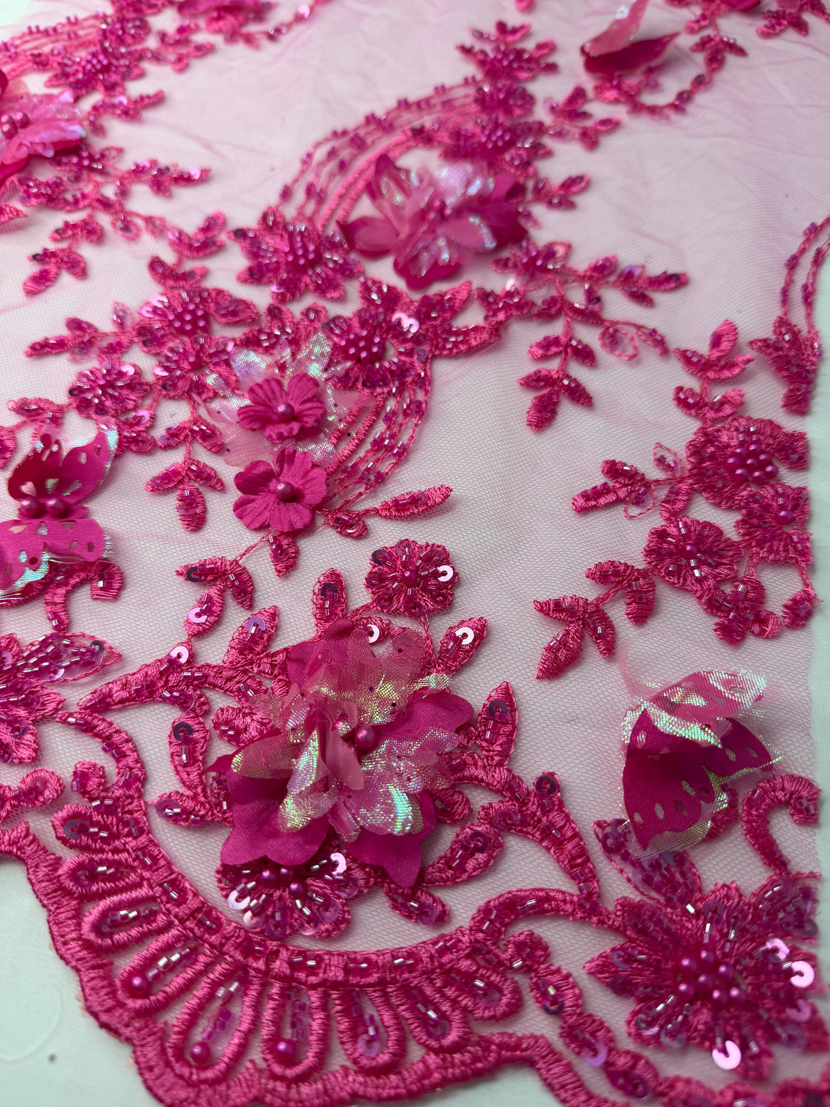 Tul bordado con lentejuela, canutillo y flor y mariposa 3d en tornasol hh237 – tela por metro Ceremonia Textil