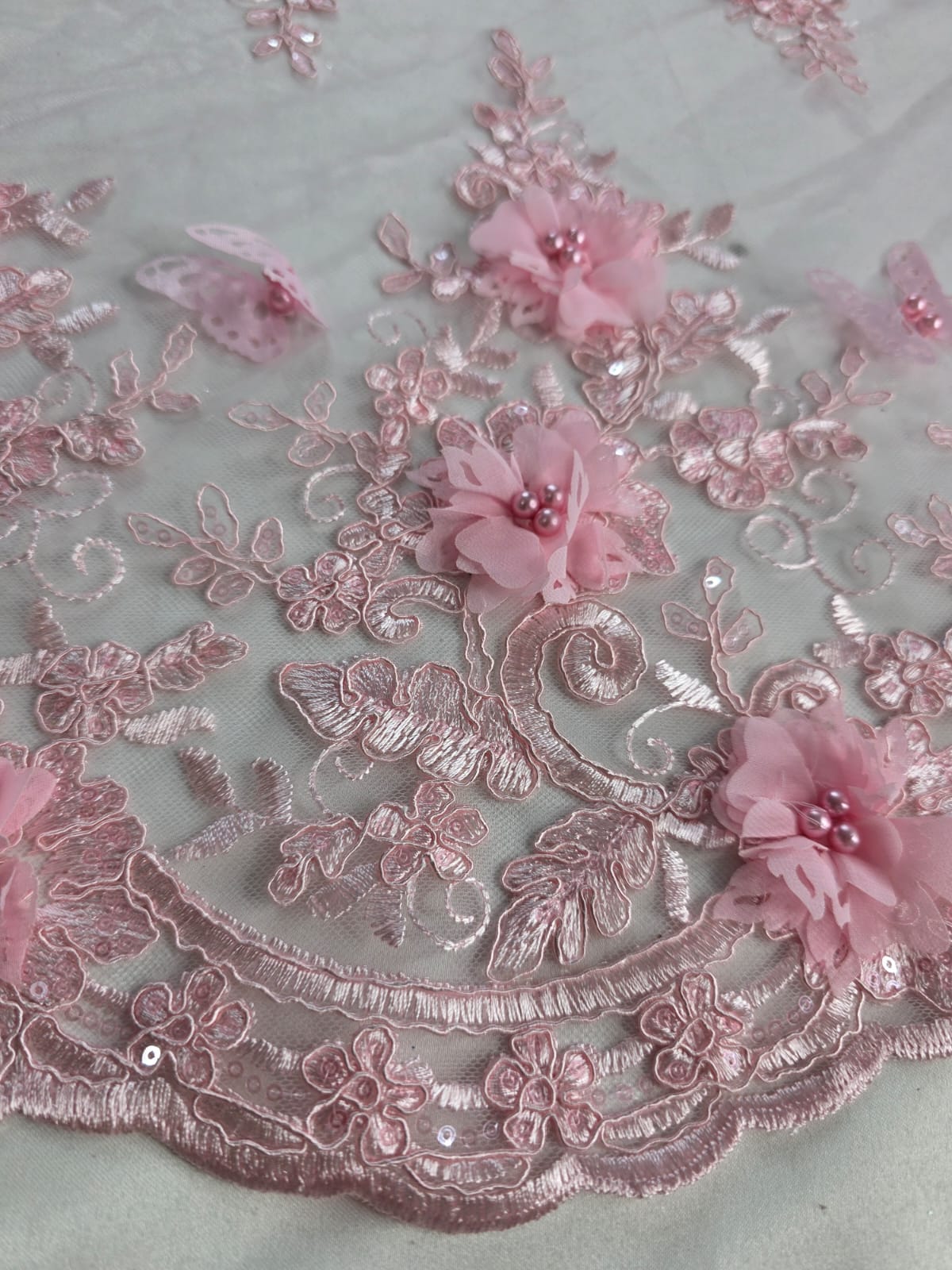 Tul Bordado Con Perlas, Lentejuelas, Mariposas y Flores 3D - HH275 – tela por metro Ceremonia Textil