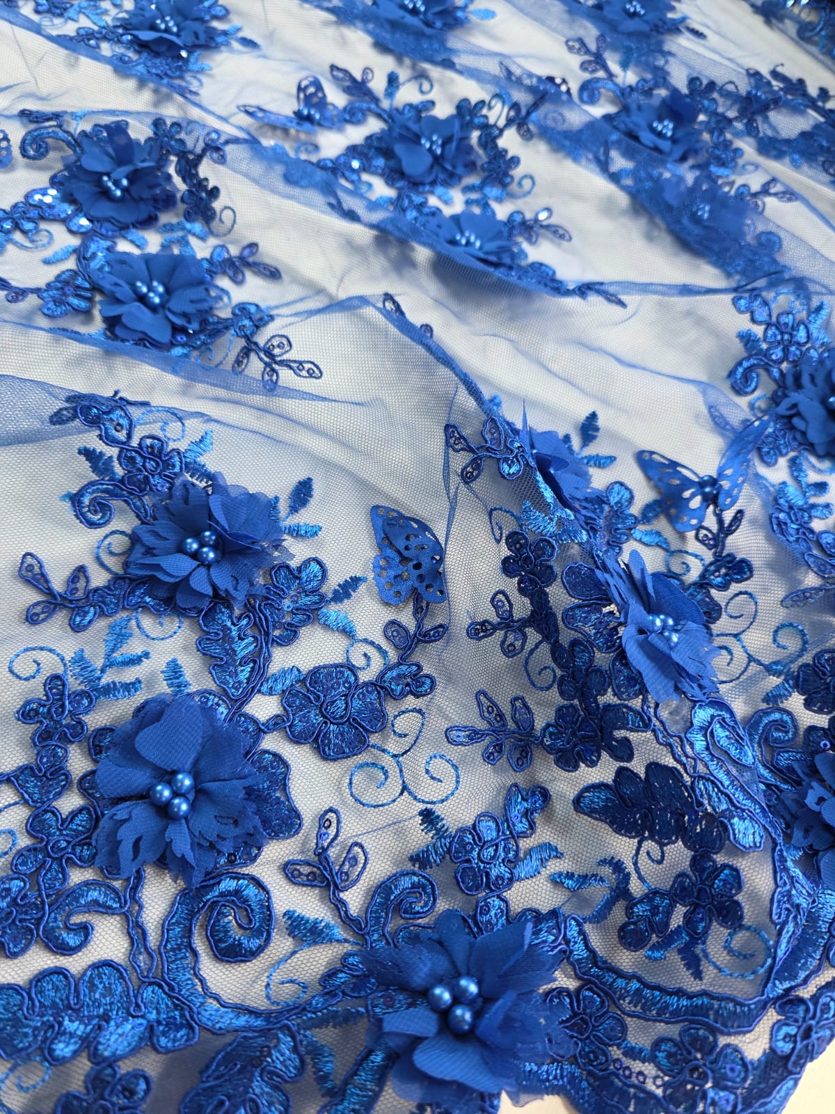 Tul Bordado Con Perlas, Lentejuelas, Mariposas y Flores 3D - HH275