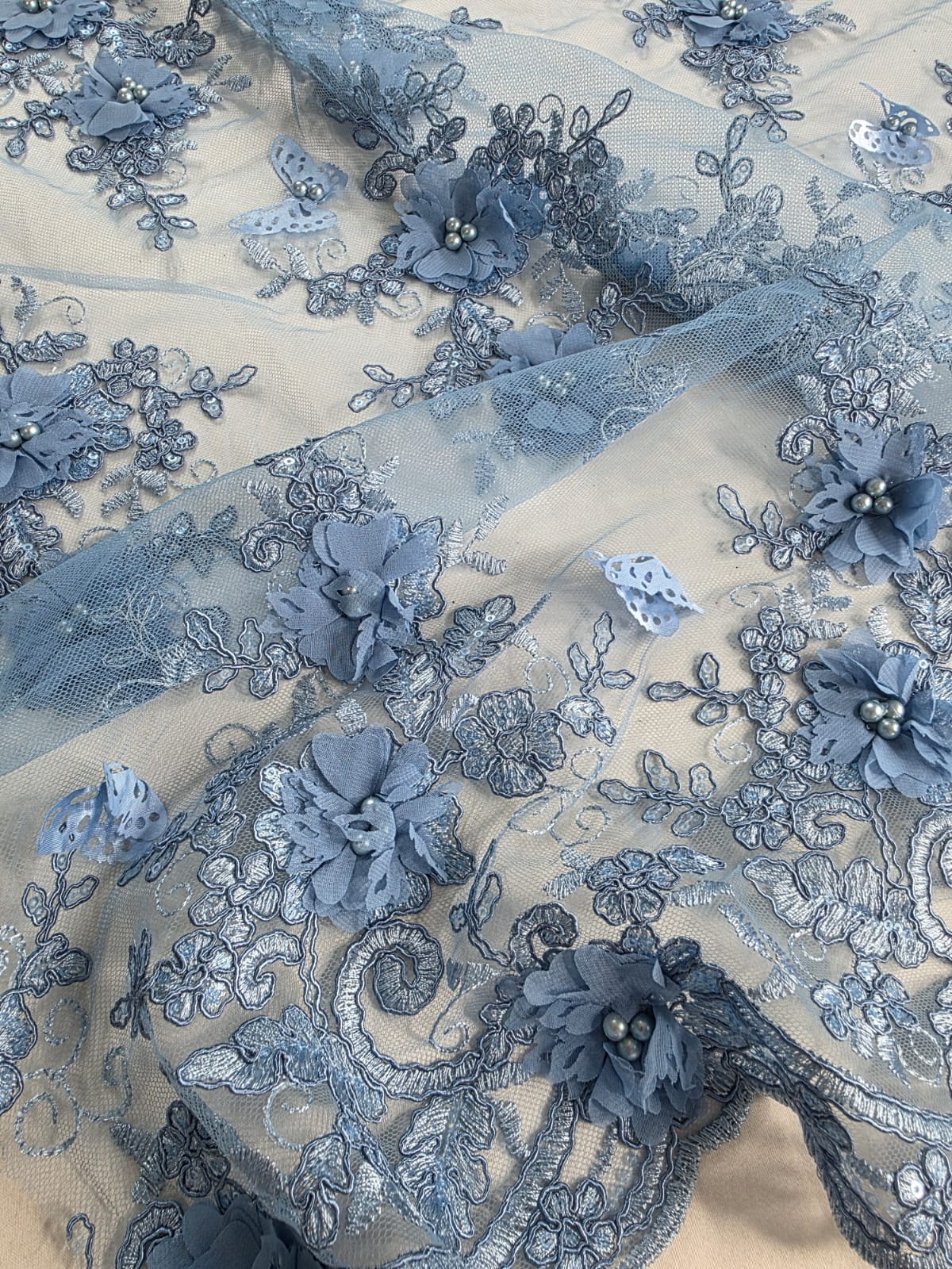 Tul Bordado Con Perlas, Lentejuelas, Mariposas y Flores 3D - HH275 – tela por metro Ceremonia Textil