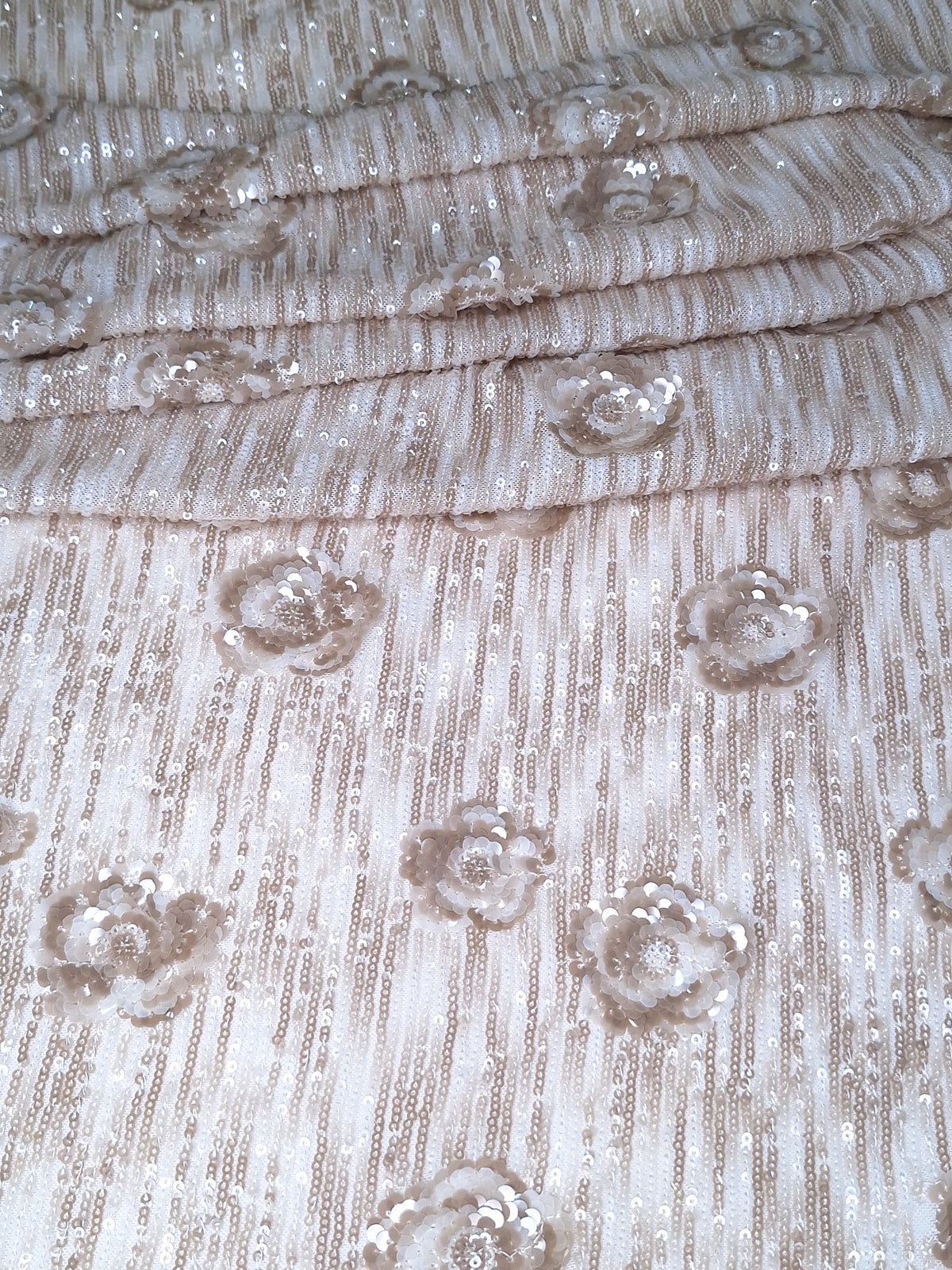 Tul Bordado Diseño Floral Con Lentejuela HH179 ideal para vestidos de noche de boda y de XV años – tela por metro Ceremonia Textil