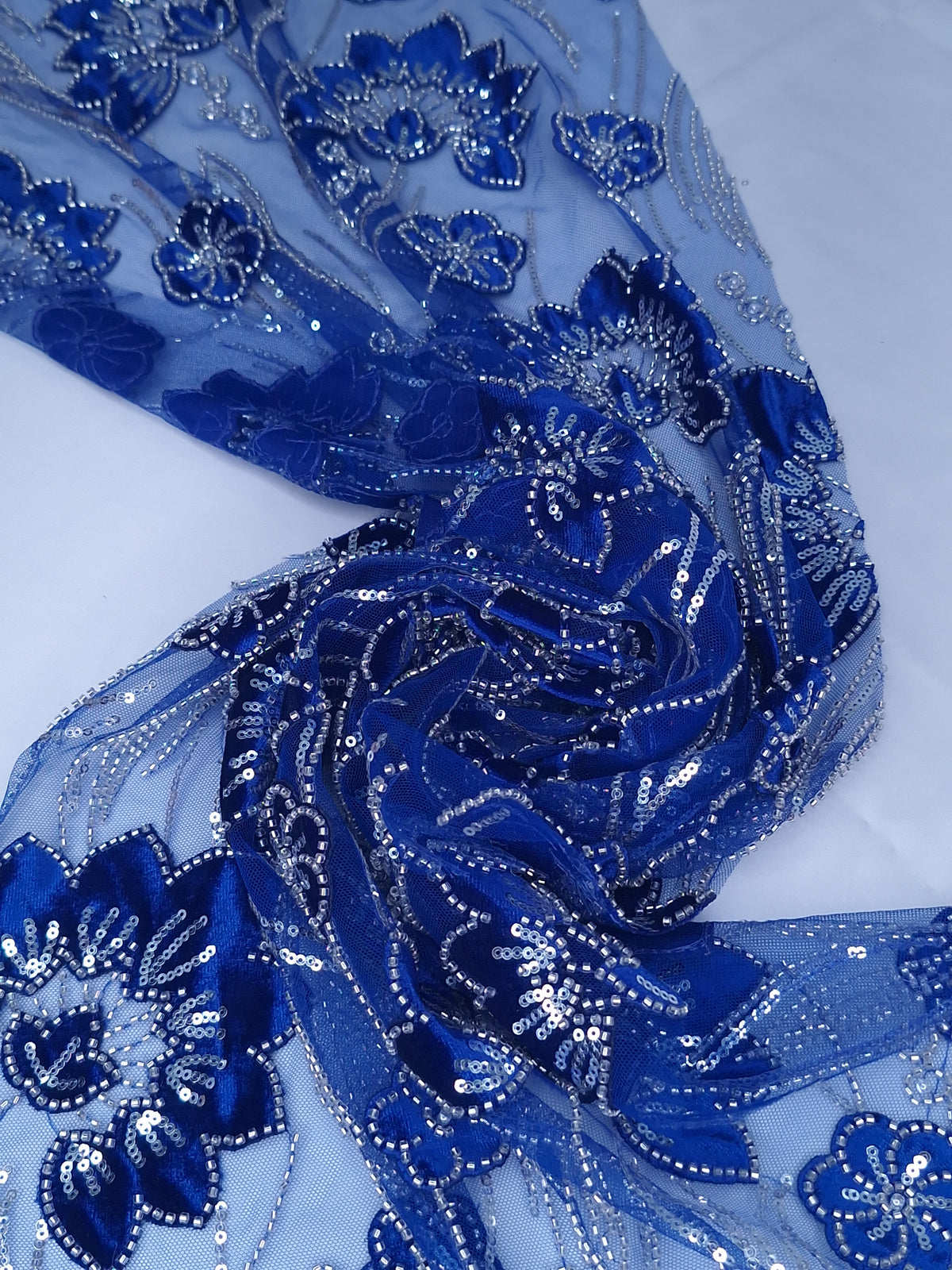 Tul Bordado Con Estampado Floral Aplicaciones de Chaquira Y Lentejuela HH236 ideal para vestidos de noche y de XV años – tela por metro Ceremonia Textil