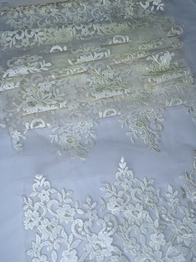 Tul bordado color hueso A955, ideal para vestidos de noche de boda y de XV años – tela por metro Ceremonia Textil